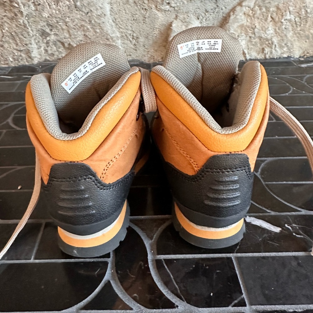 Timberland Kids' Black and Tan Boots - Picture 5 of 5
